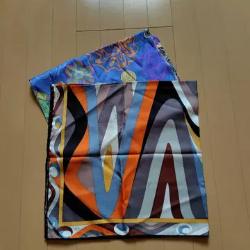 EMILIO PUCCI FERAUD 실크 스카프 2개 세트 새상품급