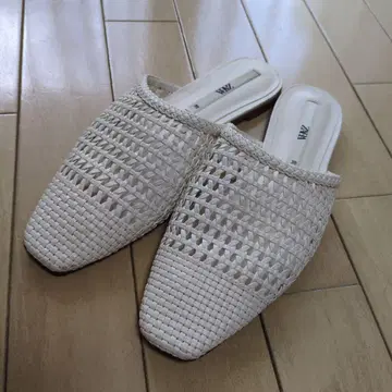 ZARA 화이트 뮬