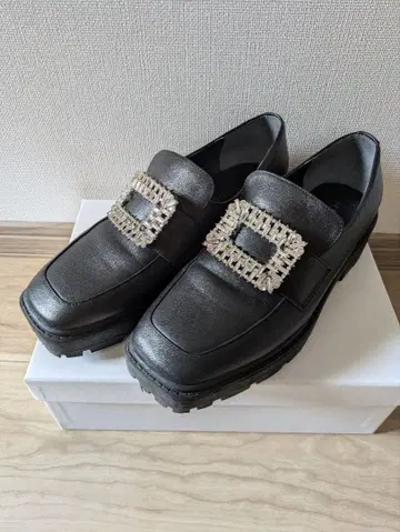히미코 비쥬 버클 로퍼