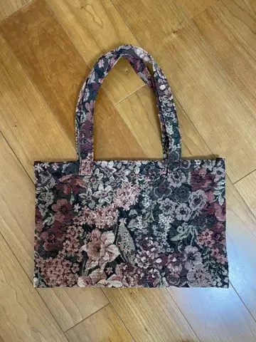 AMOMENTO 토트백 FLOWER JACQUARD TOTE 꽃무늬