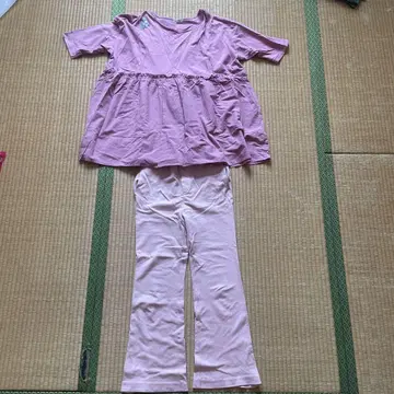 핑크 반팔 티셔츠 플레어 팬츠 셋업