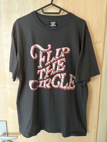 INI FLIP THE CIRCLE 티셔츠 다크 그레이 L