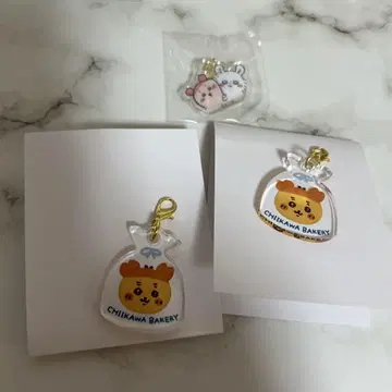 치이카와 베이커리 아크릴 참 게 헌책방 모몽가
