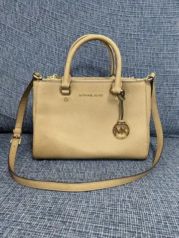 [새상품급] MICHAEL KORS 베이지 핸드백
