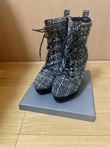 트위드풍 레이스업 통굽 숏부츠 / 모노톤 / 23.0cm 상당