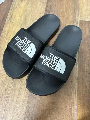 THE NORTH FACE 샌들