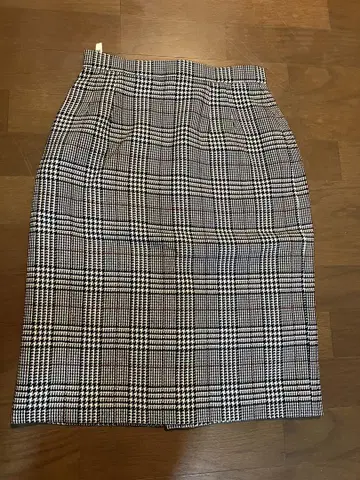 DAKS 체크 무늬 무릎 기장 타이트 스커트 허리 63cm 힙 90cm