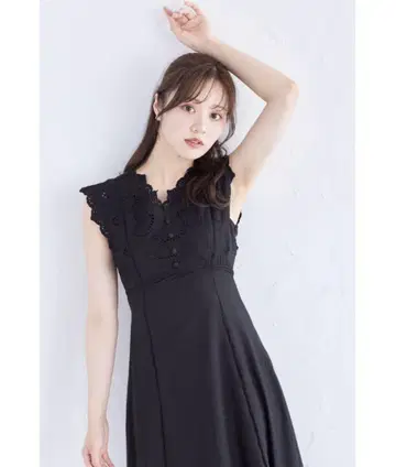 허리 리본 코튼 컷워크 레이스 자수 원피스