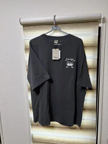 Disney 자수 T셔츠 루시퍼