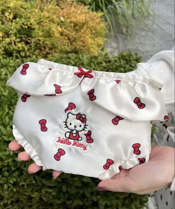 HELLO KITTY 리본 무늬 팬츠 파우치