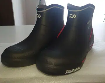 [ 1회 착용 ] DAIWA 피싱 부츠 L 베리 숏 블랙 25~26cm