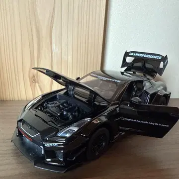 NISSAN GTR CSR2 R35 모형 1:32