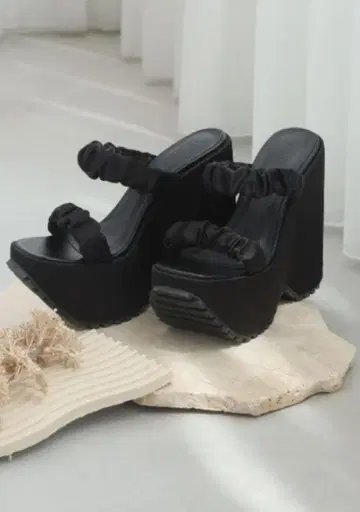 새틴 플랫폼 샌들