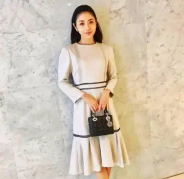 셀포드 S 레이스 절개 원피스 34 베이지 이시하라 사토미 씨 착용