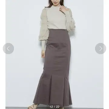 SNIDEL 하이웨스트 헴 플레어 스커트
