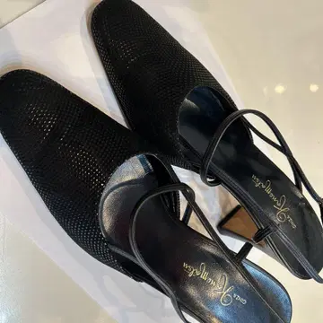 새상품급 GINZA Kanematsu 펌프스 (23.5cm)