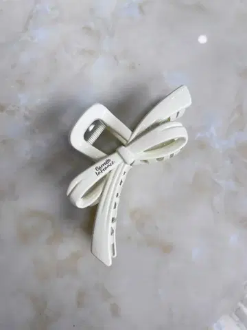 Dazzle Life 리본형 헤어 클립 화이트