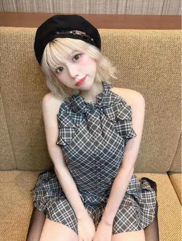 다리치 리본 체크 슬리브리스 블라우스 GRY