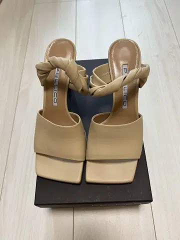 [미사용 새상품] PELLICO 베이지 하이힐 샌들 37