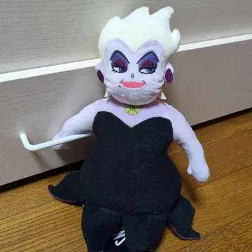 택 포함 새상품 [ Disney Villains ] 우르슬라 봉제 인형