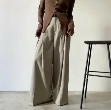 새상품 미사용 베이지 와이드 팬츠 슬랙스