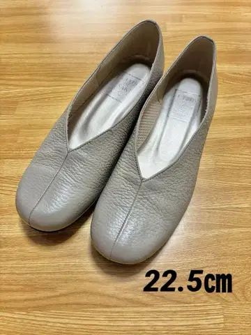 club de saki 22.5cm 천연 가죽 V컷 펌프스 베이지