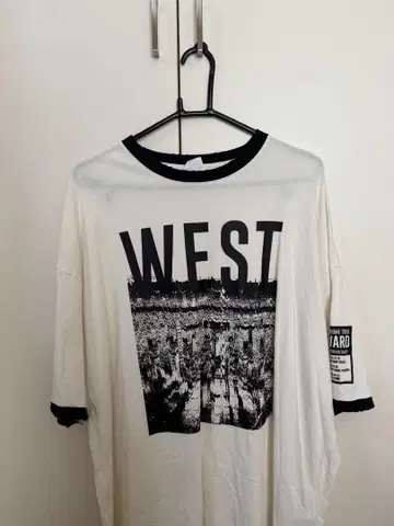WEST. award 티셔츠