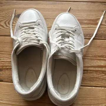 클락스 스니커즈 24cm