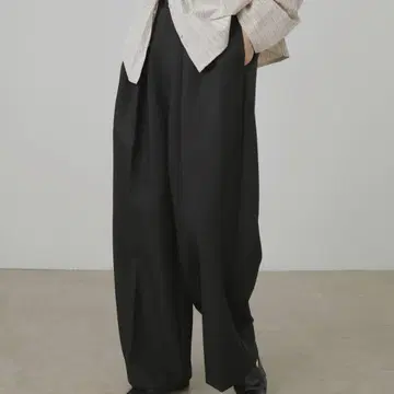 LIAN 투 턱 와이드 팬츠
