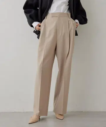 베이지 플리츠 와이드 팬츠