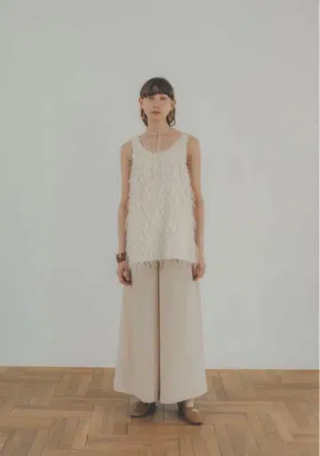 CLANE W FACE CROSS FRINGE TOPS