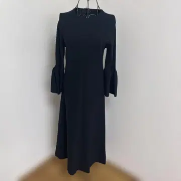 블랙 니트 롱 원피스 플레어 소매