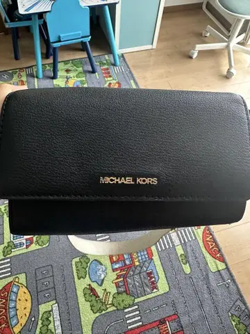 MICHAEL KORS 백 지갑