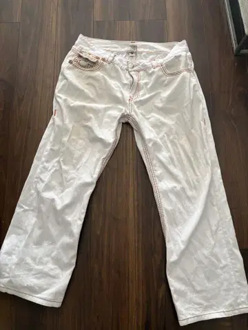 True Religion 조 38x32 화이트 플레어 팬츠