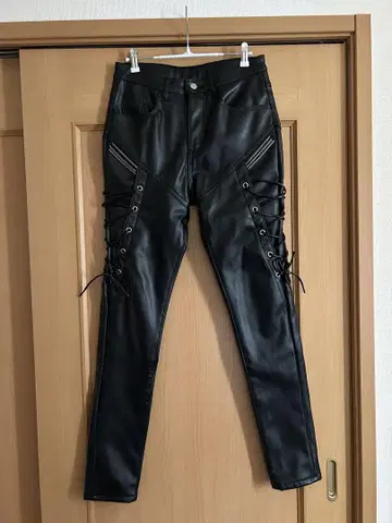 페이크 레더 팬츠 레이스업