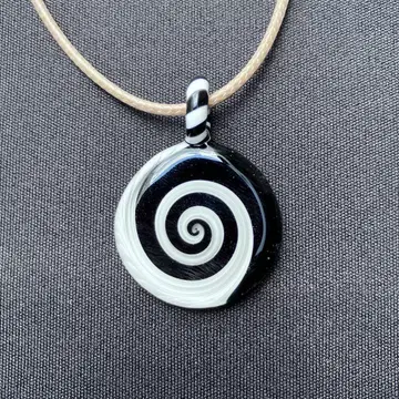 XODAS 펜던트 붕규산 유리 B&W Hipno-Pendant