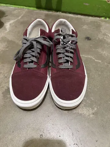버건디 스웨이드 로우컷 스니커즈 vans