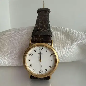 SEIKO 골드 손목시계