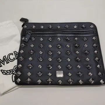 MCM 클러치백 세컨드 백 스터드 PVC 블랙