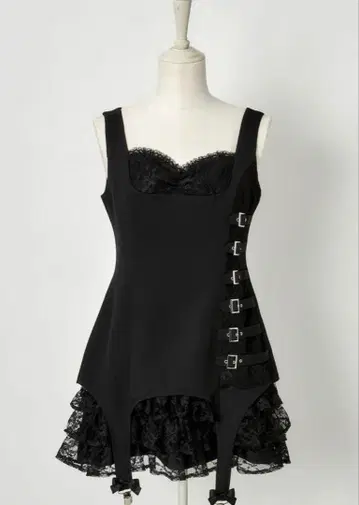AVENCHUMU Buckle belt garter dress 원피스