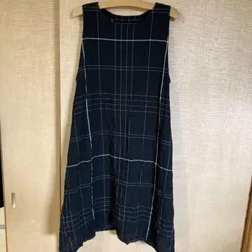 센소유니코  블랙 체크 무늬 슬리브리스 원피스