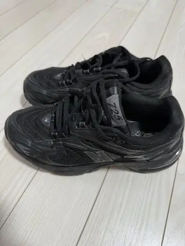리복 블랙 러닝화