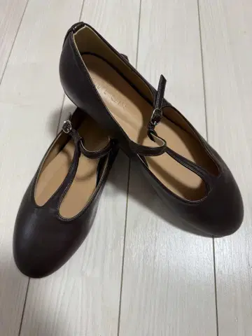 브라운 가죽 메리 제인 슈즈