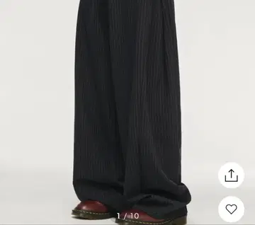 SIGNATURE Multi-tuck wide slacks S