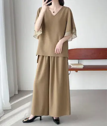 ABITOKYO 이소재 플레어 소매 블라우스 셋업