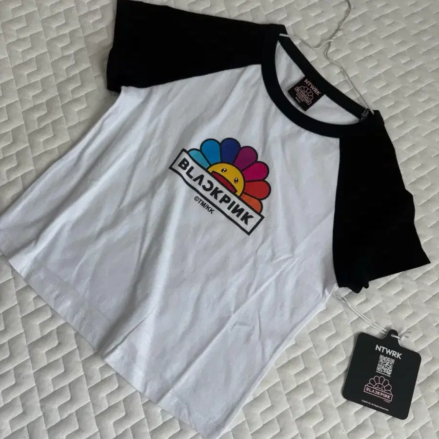 BLACKPINK ゴヤンコン HEAT REACTIVE T-SHIRT L BLACKPINK ゴヤンコン HEAT REACTIVE T-SHIRT L
