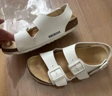 BIRKENSTOCK 화이트 컴포트 샌들