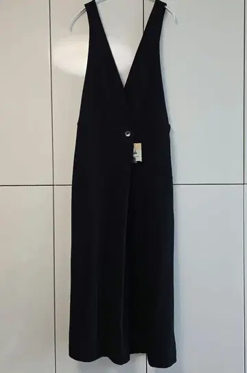 니코앤드 블랙 V넥 살로펫