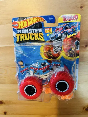 Hot Wheels Totaled 미니카