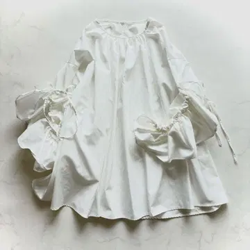 새상품급 Cen. 센 꽃잎 프릴 블라우스 화이트 넉넉한 스타일